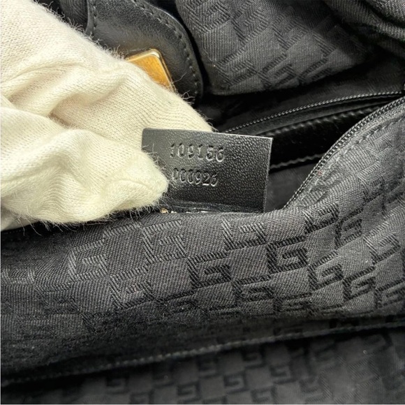 Gucci Tom Ford Black Leather Shoulder Bag - Picture 12 of 14